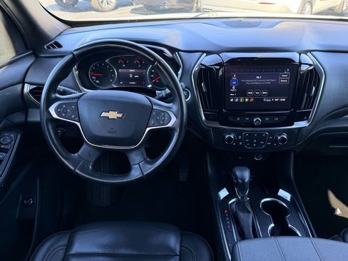 Used 2023 Chevrolet Traverse LT image 12