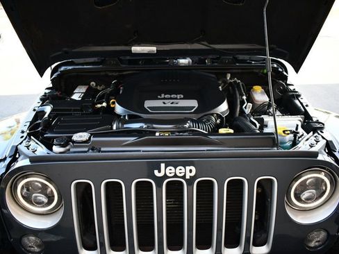 Used 2017 Jeep Wrangler Sahara w/ Quick Order Package 24E Chief AWD/4WD image 57