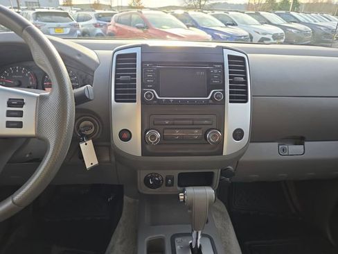 Used 2015 Nissan Frontier SV image 22