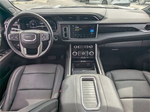 Used 2024 GMC Yukon XL Denali image 18