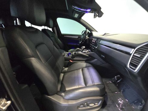Used 2022 Porsche Cayenne Platinum Edition AWD/4WD image 12