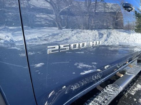 Used 2024 Chevrolet Silverado 2500 LT image 31