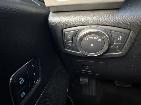 Used 2015 Ford F150 Lariat w/ Equipment Group 502A Luxury AWD/4WD image 81
