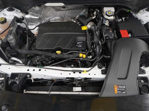 Used 2024 Chevrolet Trax ACTIV w/ Sunroof Package image 31