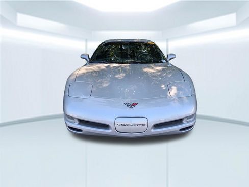 Used 2004 Chevrolet Corvette Coupe RWD image 5