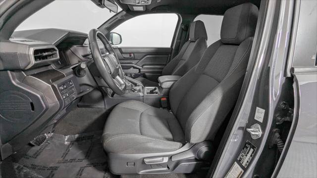 Used 2025 Toyota 4Runner SR5 AWD/4WD image 14