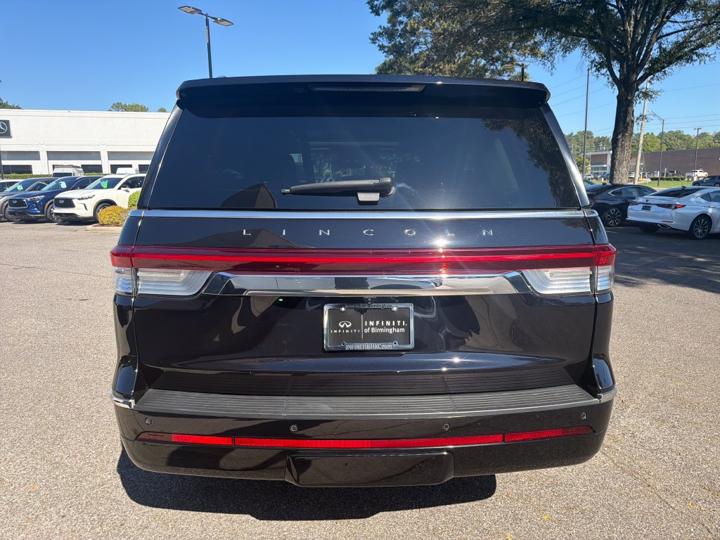 Used 2024 Lincoln Navigator Premiere AWD/4WD image 11