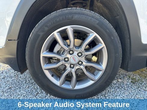 Used 2024 GMC Terrain SLT image 13