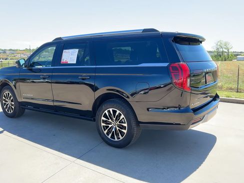 Used 2025 Ford Expedition Max Platinum AWD/4WD image 7