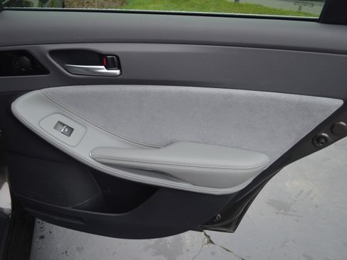 Used 2019 Toyota Avalon Touring w/ Advanced Safety Package FWD image 35