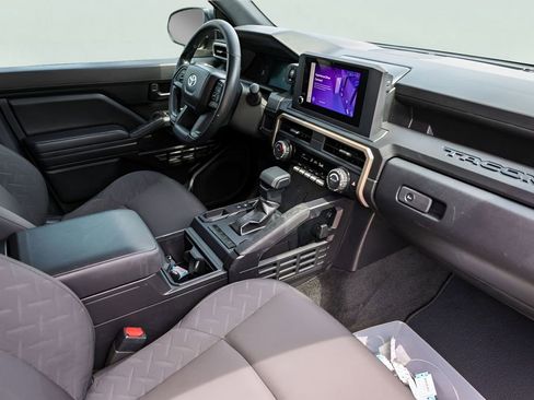 Used 2024 Toyota Tacoma SR RWD image 31