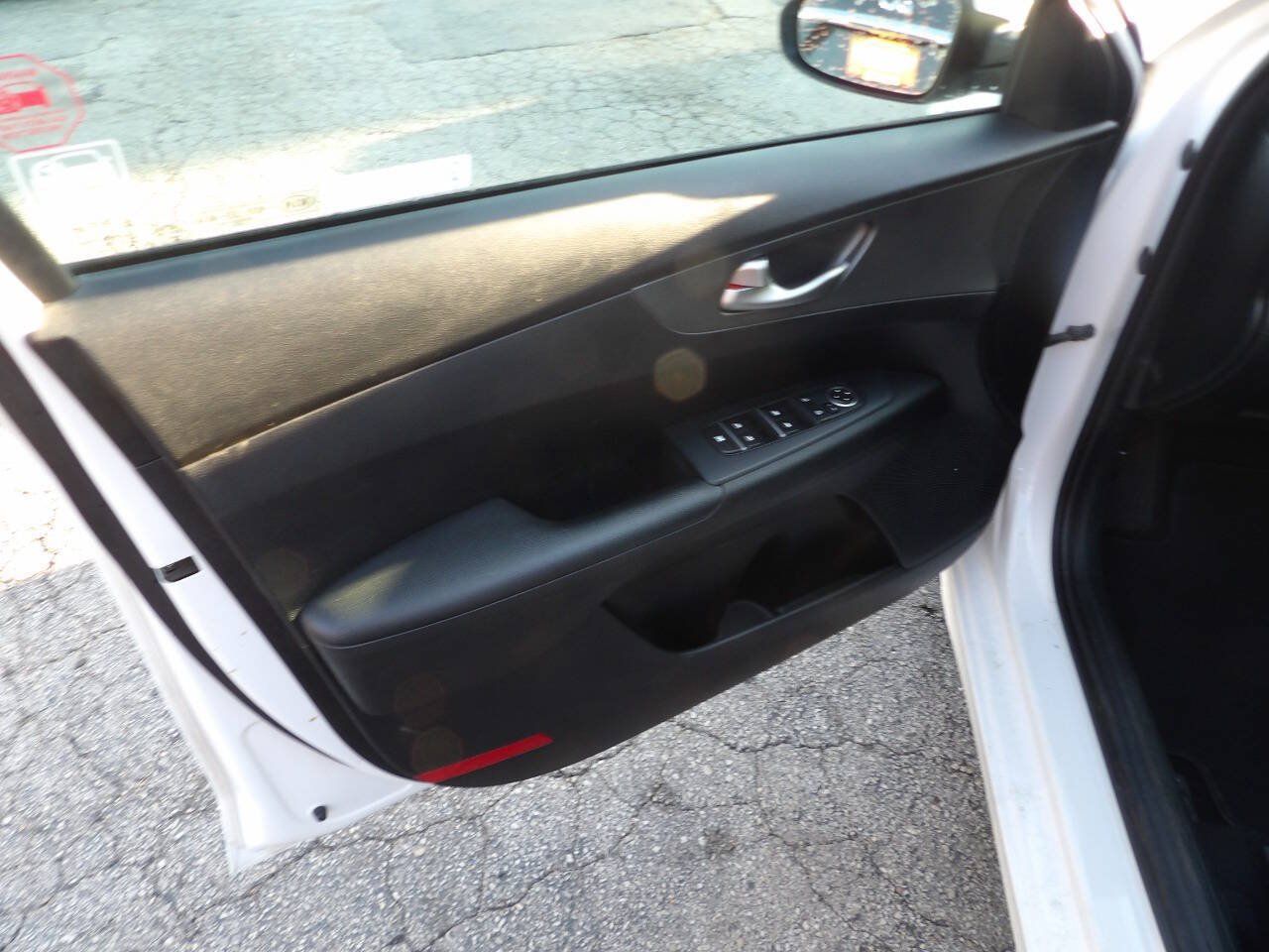 Used 2019 Kia Forte LXS FWD image 7