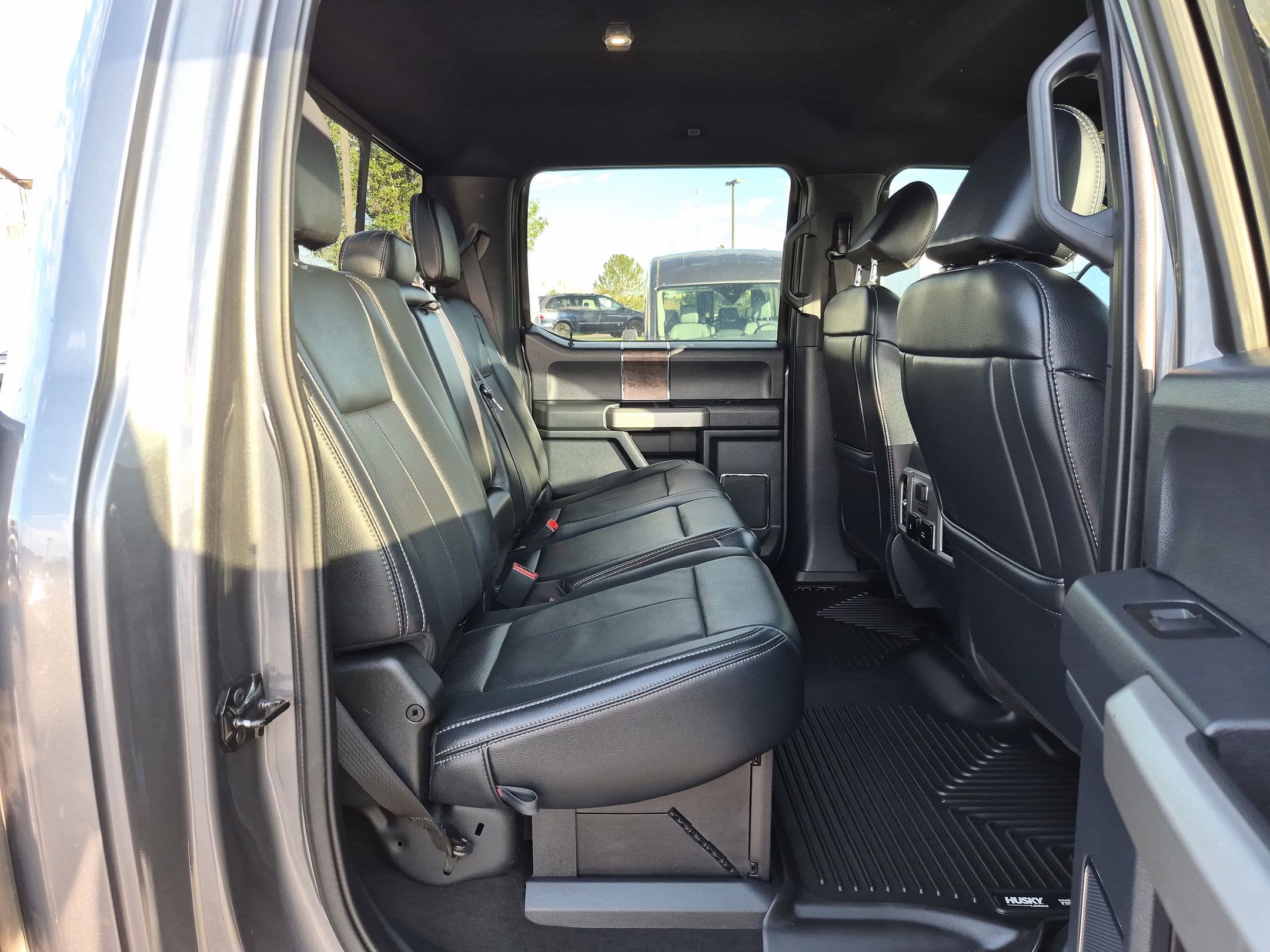 Certified 2022 Ford F350 Lariat w/ Black Appearance Package AWD/4WD image 32