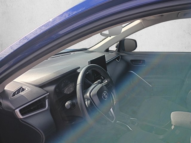 Used 2025 Toyota Corolla Cross LE FWD image 10