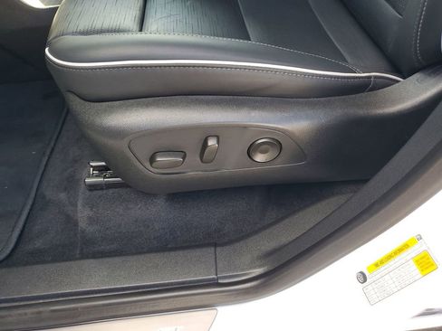 Used 2025 Buick Enclave Sport Touring image 29