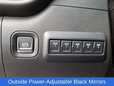 Used 2022 GMC Sierra 2500 Pro w/ Convenience Package image 17