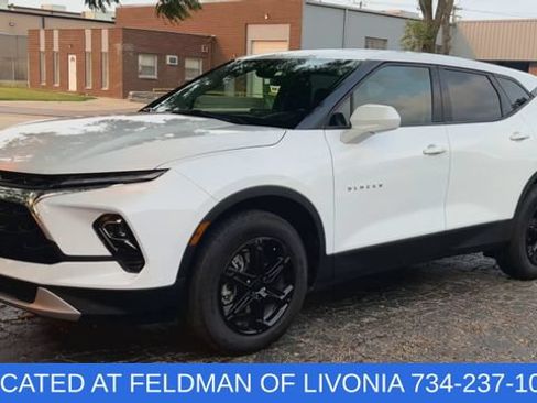 Used 2025 Chevrolet Blazer LT AWD/4WD image 4