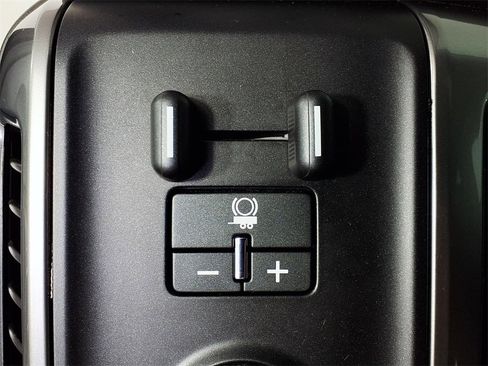 Used 2015 Chevrolet Silverado 1500 LTZ Z71 image 22