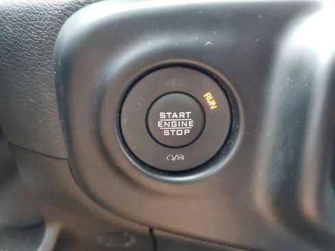 Used 2023 Jeep Gladiator Sport AWD/4WD image 23