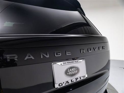 Used 2025 Land Rover Range Rover SE AWD/4WD image 32