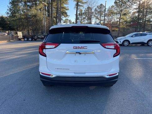 Used 2024 GMC Terrain SLT image 6