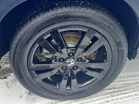 Certified 2026 Honda HR-V Sport image 9