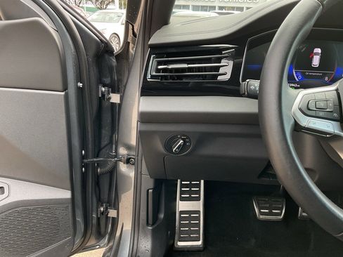 Used 2025 Volkswagen Jetta Sport image 23