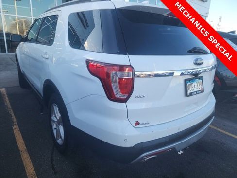 Used 2016 Ford Explorer XLT w/ Equipment Group 202A image 4