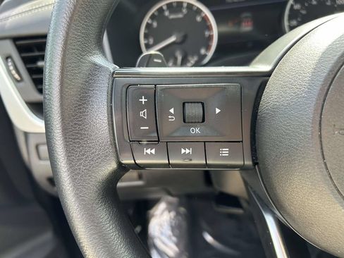 Used 2024 Nissan Rogue S AWD/4WD image 19