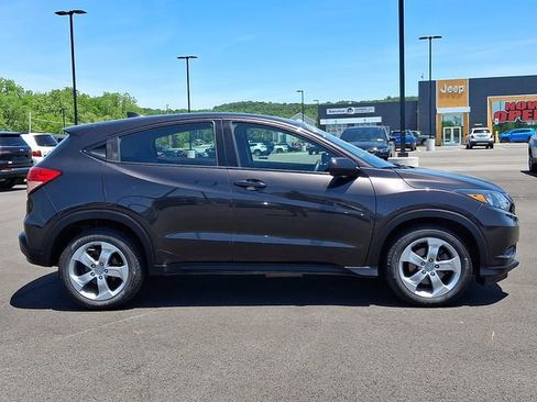 Used 2018 Honda HR-V LX image 10
