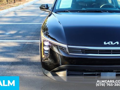 Used 2025 Kia K4 LXS image 11