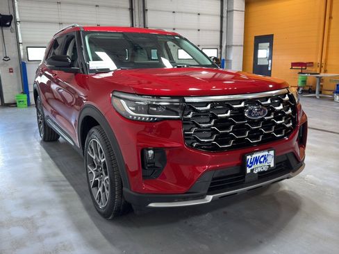 Used 2025 Ford Explorer Platinum w/ Ultimate Package image 7