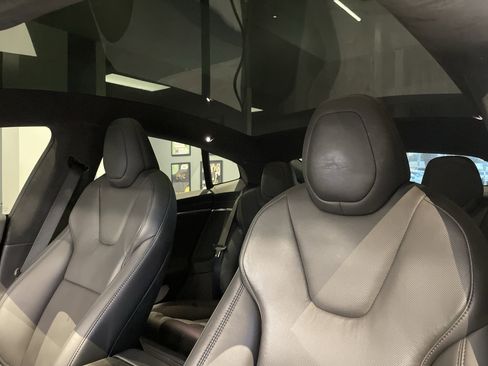 Used 2022 Tesla Model S image 31