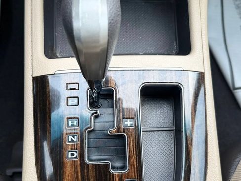 Used 2011 Hyundai Santa Fe GLS FWD image 17