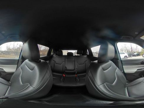 Used 2025 Jeep Compass Limited image 41