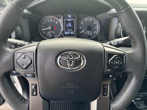 Used 2021 Toyota Tacoma TRD Sport w/ Technology Package image 23
