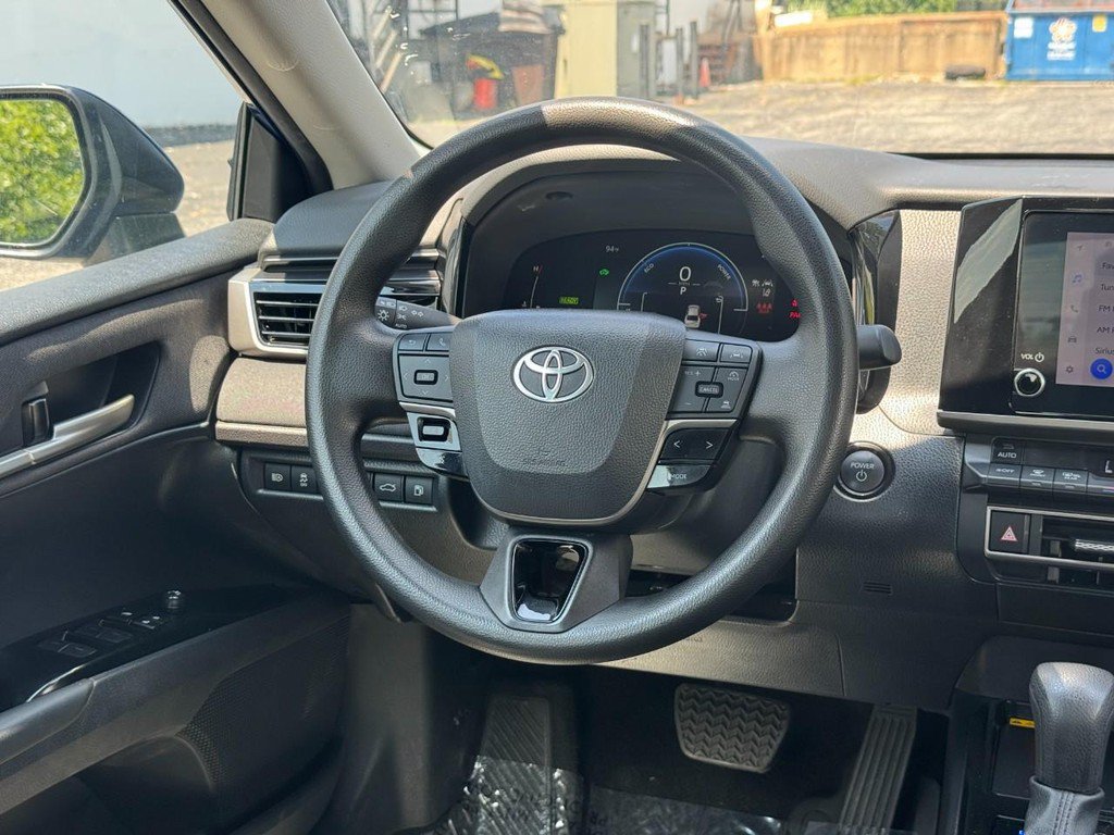 Used 2025 Toyota Camry LE FWD image 18