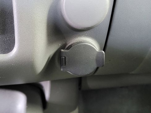 Used 2013 Nissan Frontier S image 14