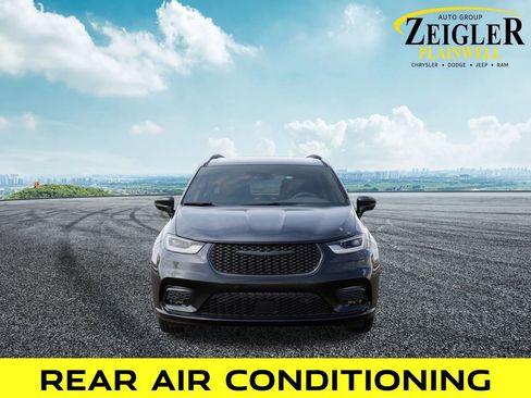 New 2026 Chrysler Pacifica Select w/ S Appearance Package image 6