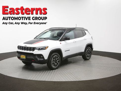 Used 2024 Jeep Compass Trailhawk AWD/4WD image 55
