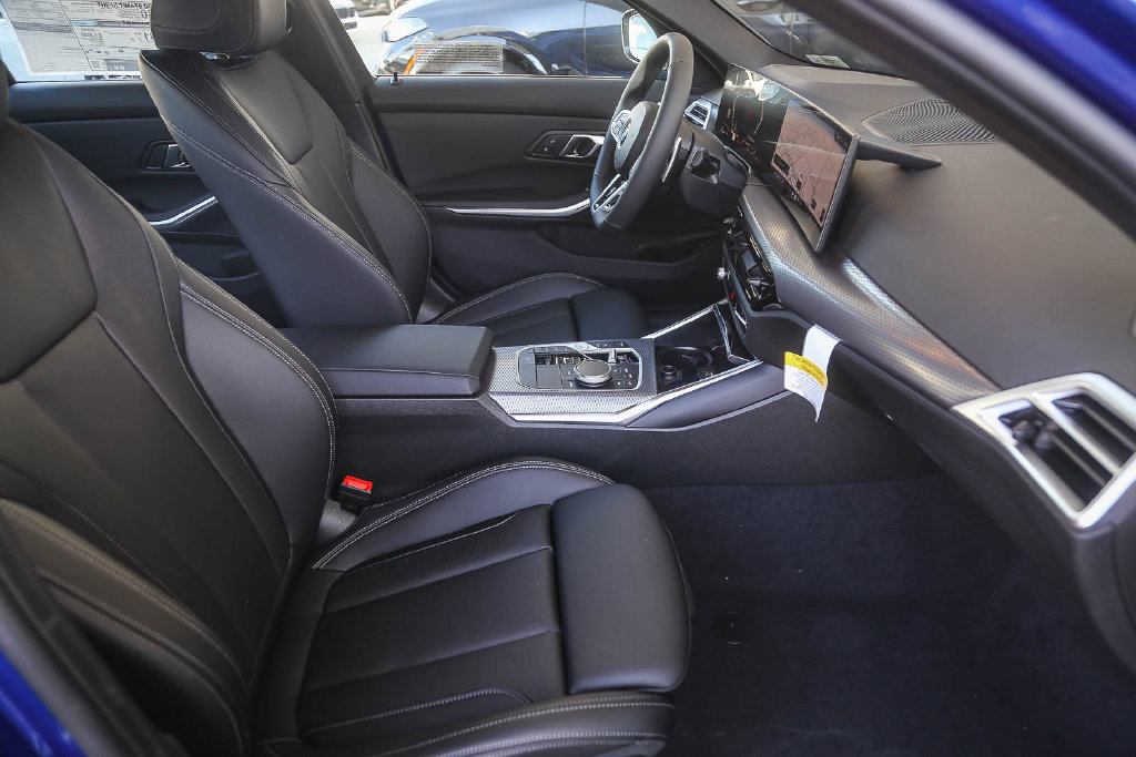 Used 2026 BMW 330i Sedan w/ M Sport Package RWD image 13