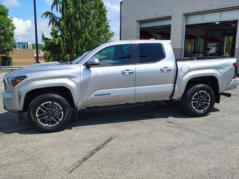 Certified 2024 Toyota Tacoma TRD Sport w/ TRD Sport Upgrade Package AWD/4WD image 11