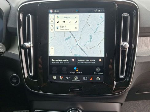 New 2026 Volvo XC40 B5 Core w/ Climate Package image 16