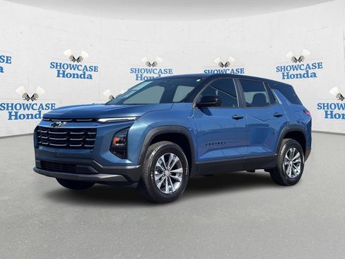 Used 2026 Chevrolet Equinox LT w/ Safety and Technology Package image 2