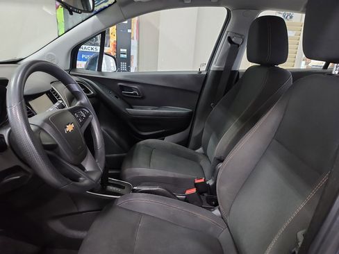 Used 2018 Chevrolet Trax LS image 10