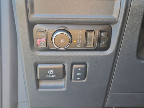 Used 2025 Ford F150 Lariat w/ Equipment Group 501A Mid AWD/4WD image 15