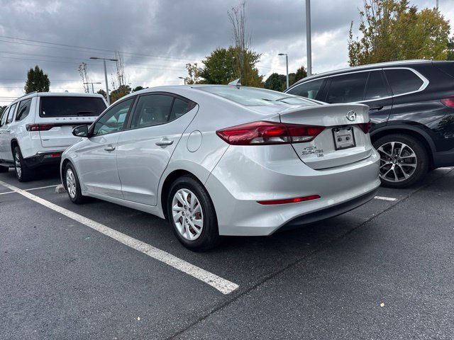 Used 2018 Hyundai Elantra SE w/ SE Connectivity Package 04 FWD image 3