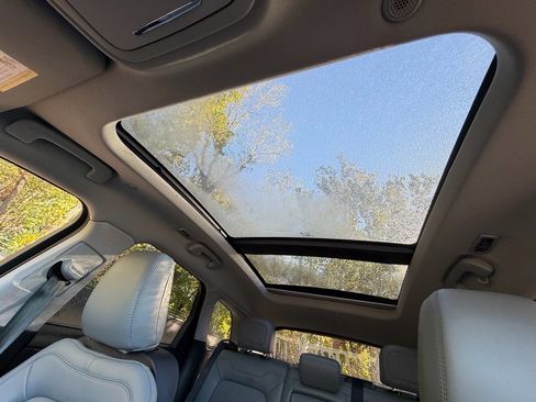 Used 2022 Lincoln Corsair Reserve w/ Elements Package image 34