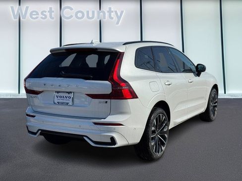 New 2026 Volvo XC60 B5 Ultra w/ Climate Package image 3