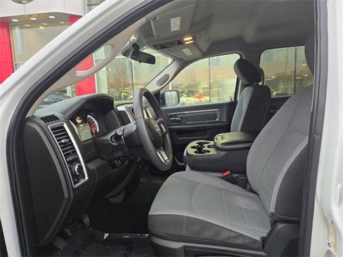 Used 2024 RAM 1500 Classic SLT image 21